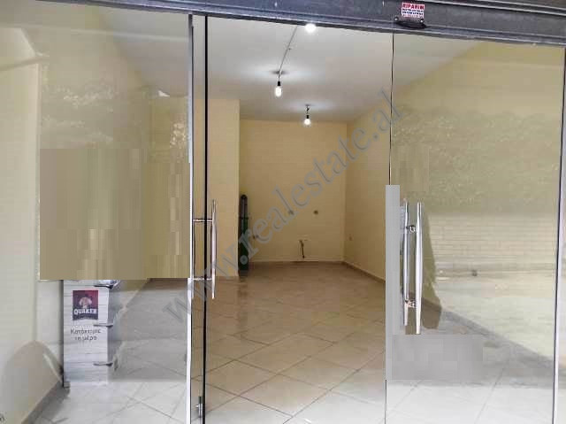 Store space for rent in Vllazen Huta street in Tirana, Albania.
It is situated on the ground floor 